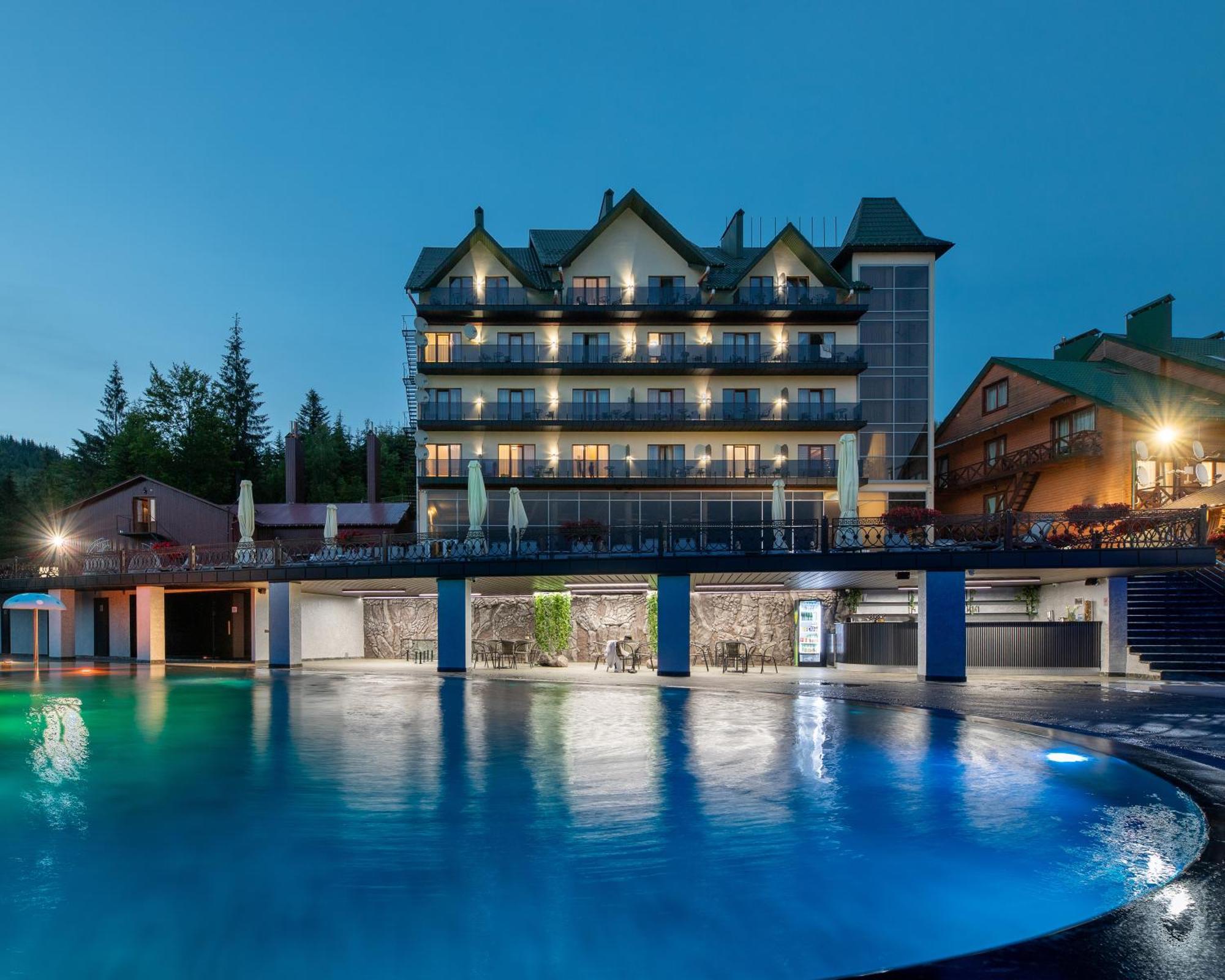 Hotel Podgorie Spa Bukovel Ngoại thất bức ảnh